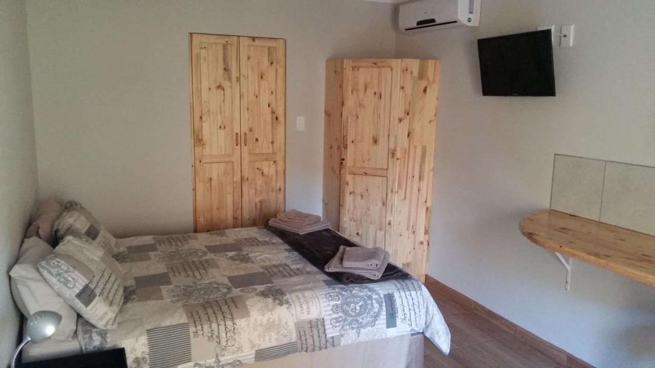 Babbling Brook B&B Closes At Half Past Eight Empangeni Exterior foto